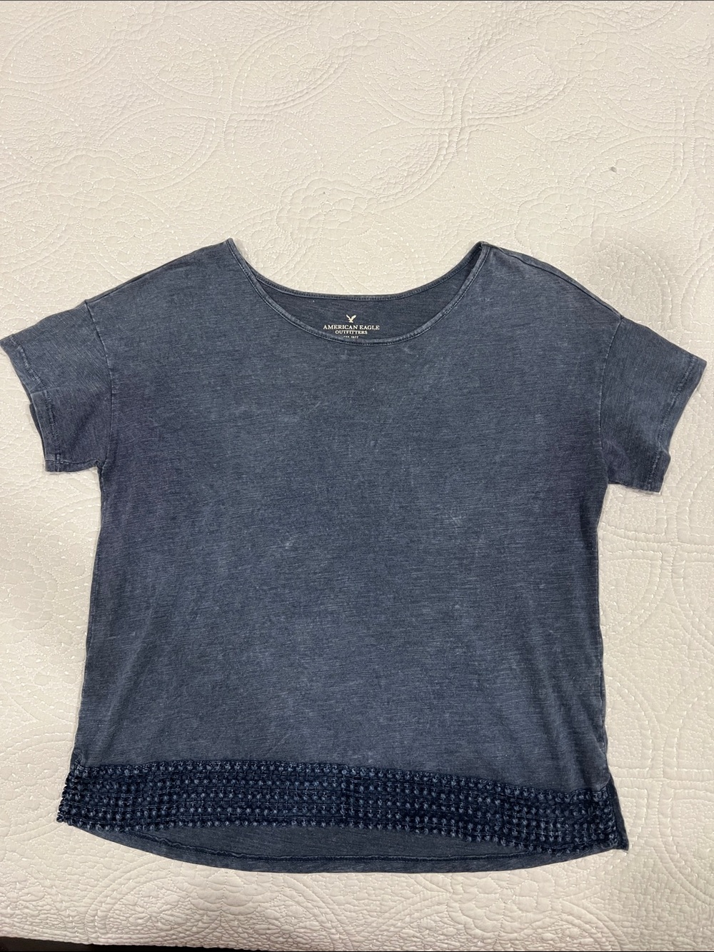 American Eagle Outfitters Navy Short Sleeve Tee with Hem Detail - Picture 1 of 3